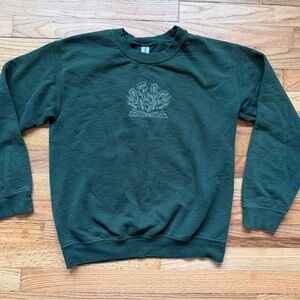 Embroidered Book Floral Green Crewneck Size Small